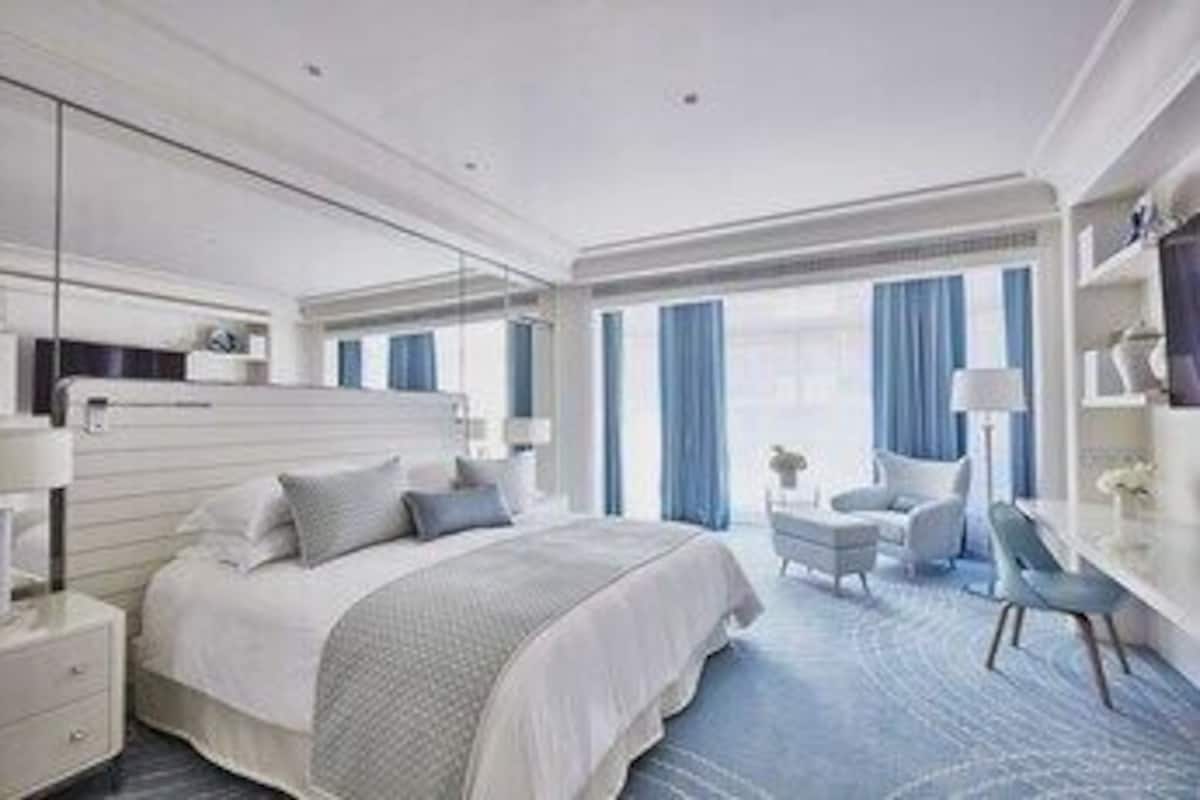 Hypo-allergenic bedding, minibar, in-room safe, individually decorated
