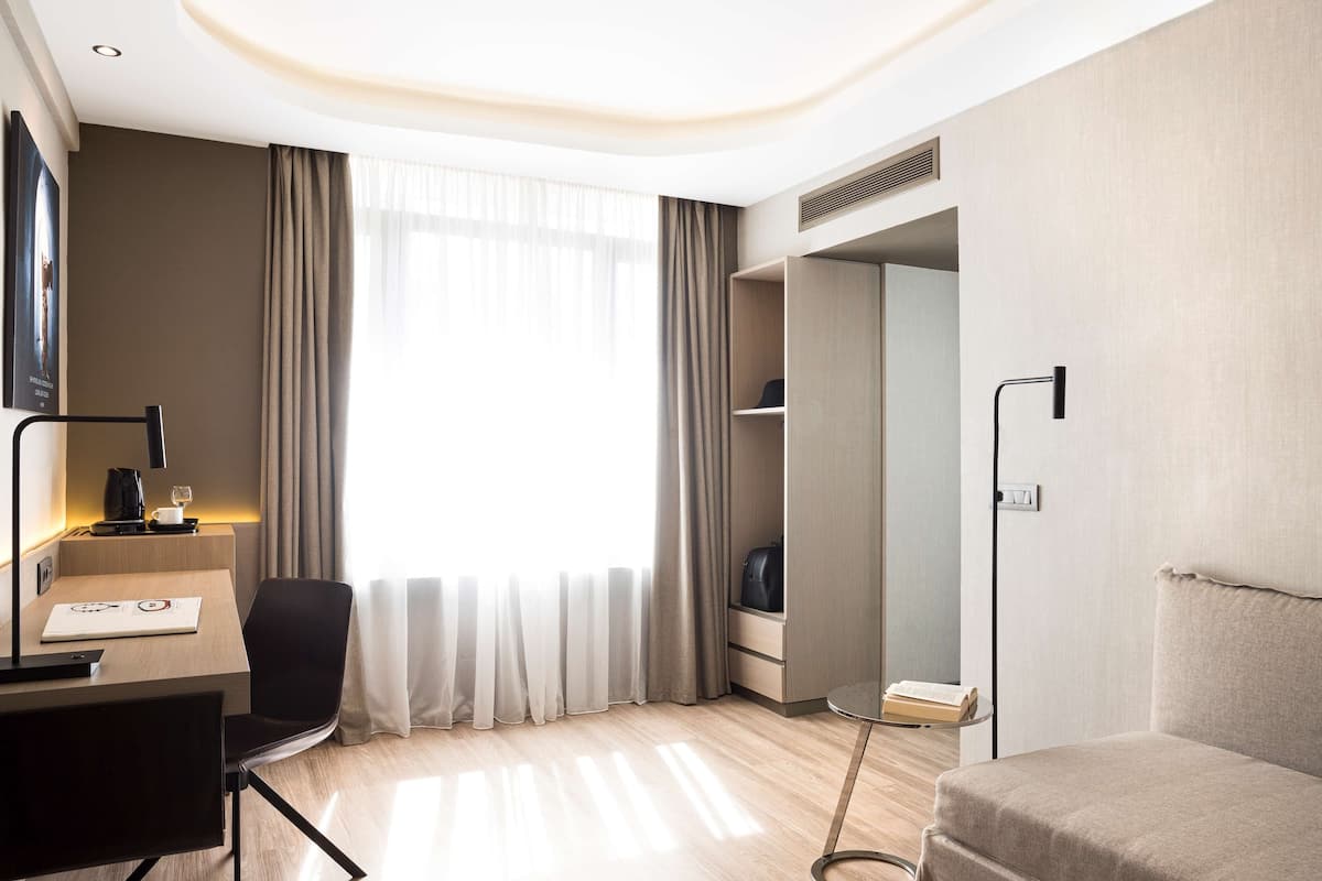 Premium bedding, minibar, in-room safe, individually furnished