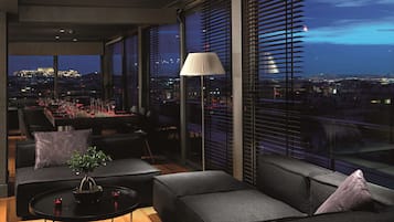 2 bars, lounge dans le hall