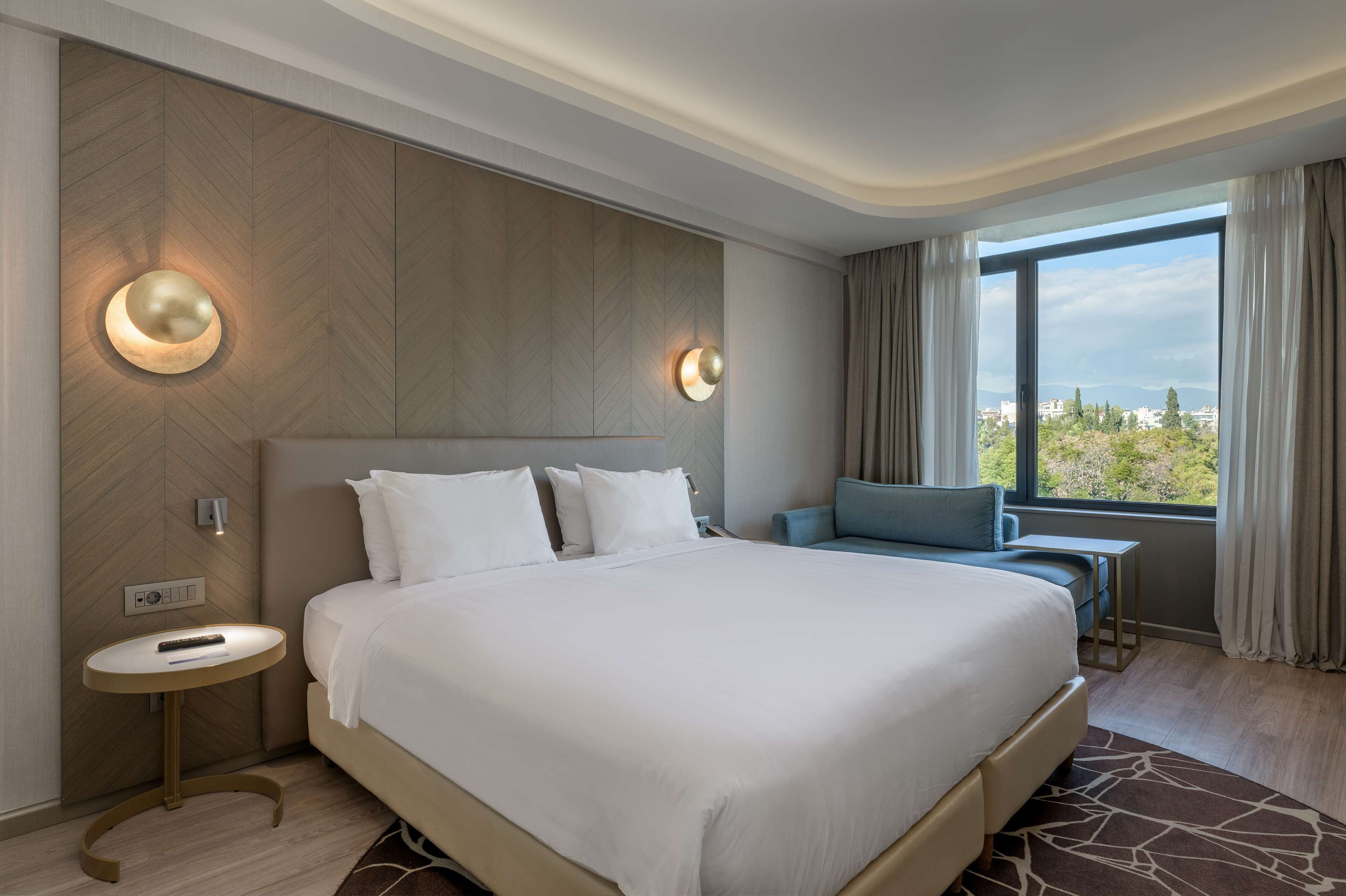 Premium Room | Premium bedding, minibar, in-room safe, individually furnished
