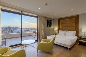 Chambre Premium (Acropolis View) | Literie de qualité supérieure, minibar, coffres-forts dans les chambres