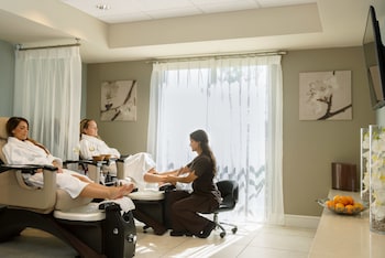 Couples treatment rooms at Embassy Suites by Hilton Orlando Lake Buena Vista Resort