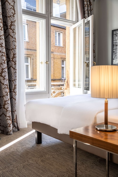 Radisson Blu Schwarzer Bock Hotel (7)