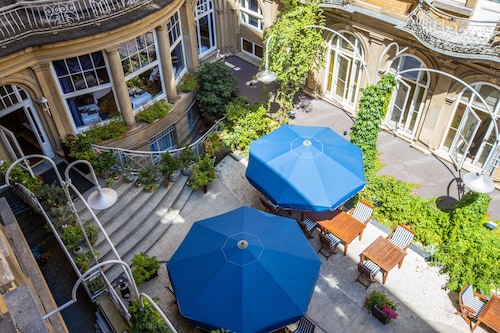 Radisson Blu Schwarzer Bock Hotel (8)