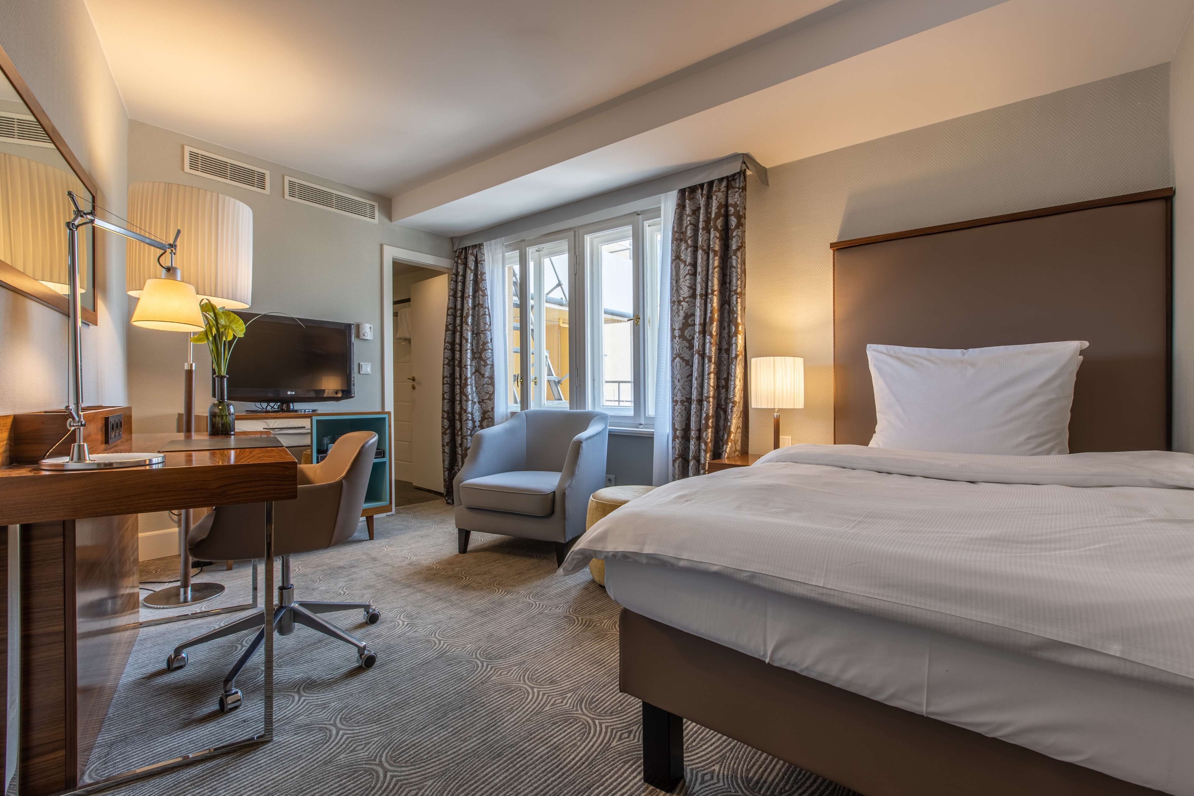 superior room, balcony | hypo-allergenic bedding, in-room safe, soundproofing, iron/ironing board