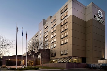 DoubleTree by Hilton St. Paul East