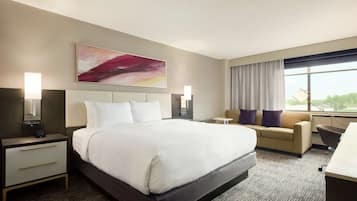 Pillowtop-bedden, een minibar, een kluis op de kamer, een bureau