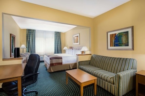 Studio Suite, 1 King Bed, Non Smoking | In-room safe, desk, laptop workspace, blackout drapes