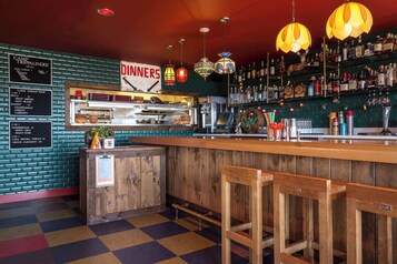 Bar (in der Unterkunft)