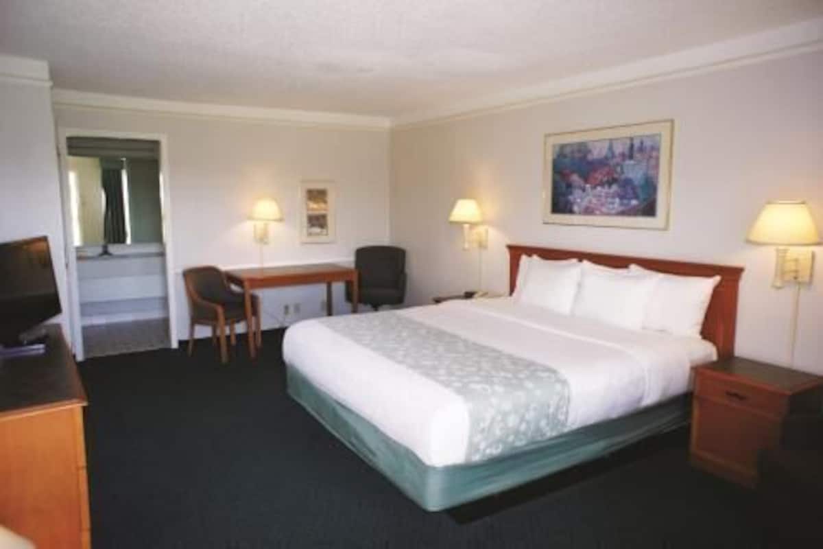 Iron/ironing board, free cots/infant beds, free WiFi, bed sheets