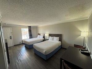 熨斗/熨衣板、免费婴儿床、免费 WiFi、床单