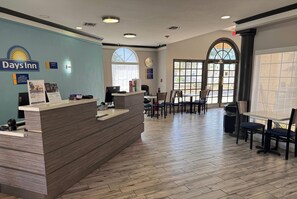 Lobby - Days Inn by Wyndham Georgetown (Georgetown)