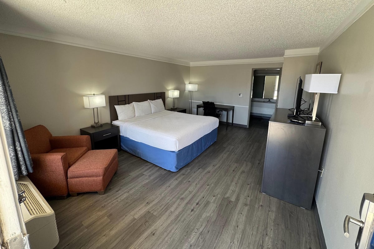 Tabla de planchar con plancha, cunas gratuitas y wifi gratis