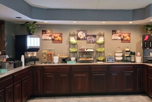 Free continental breakfast on weekends