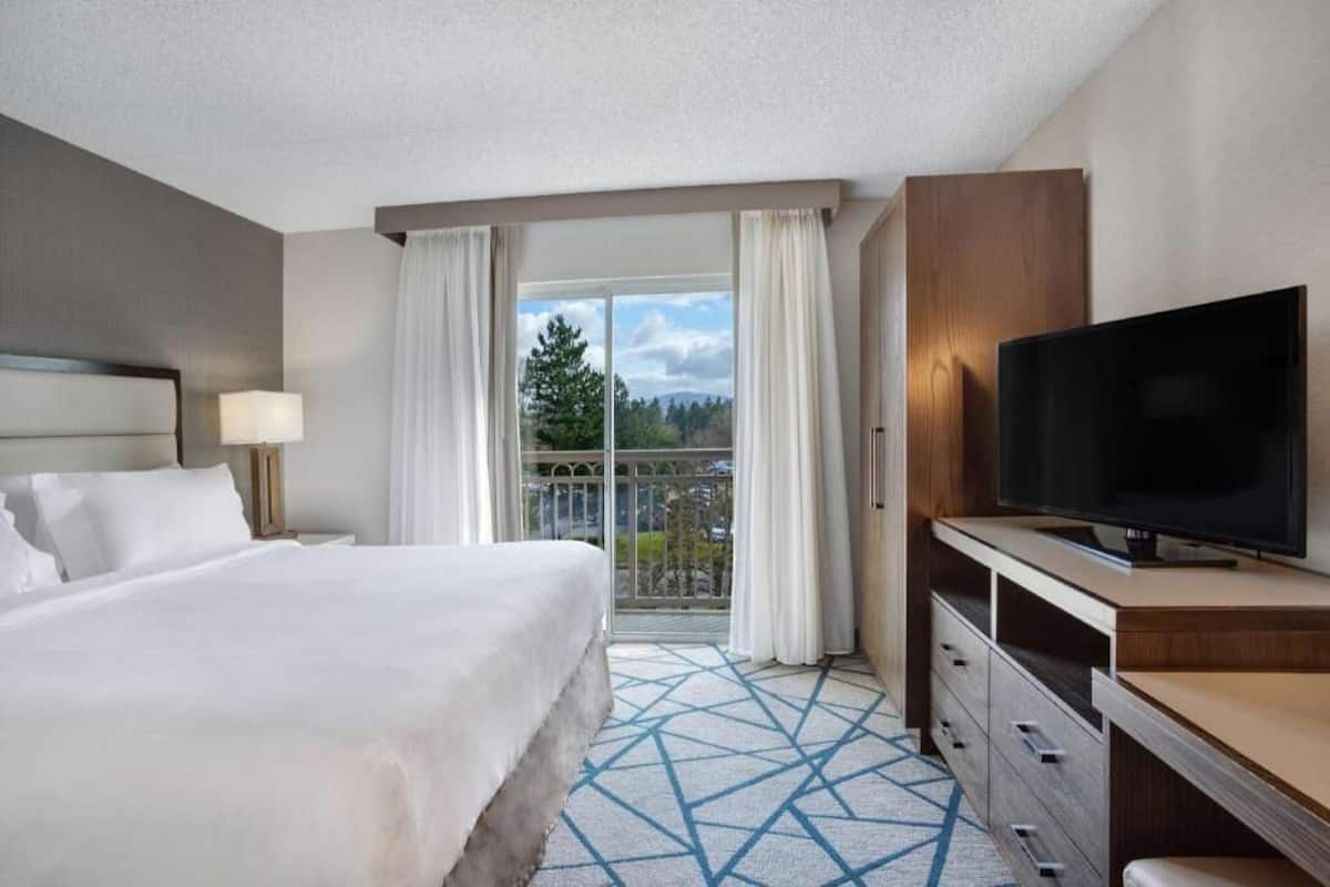1 bedroom, in-room safe, desk, blackout curtains
