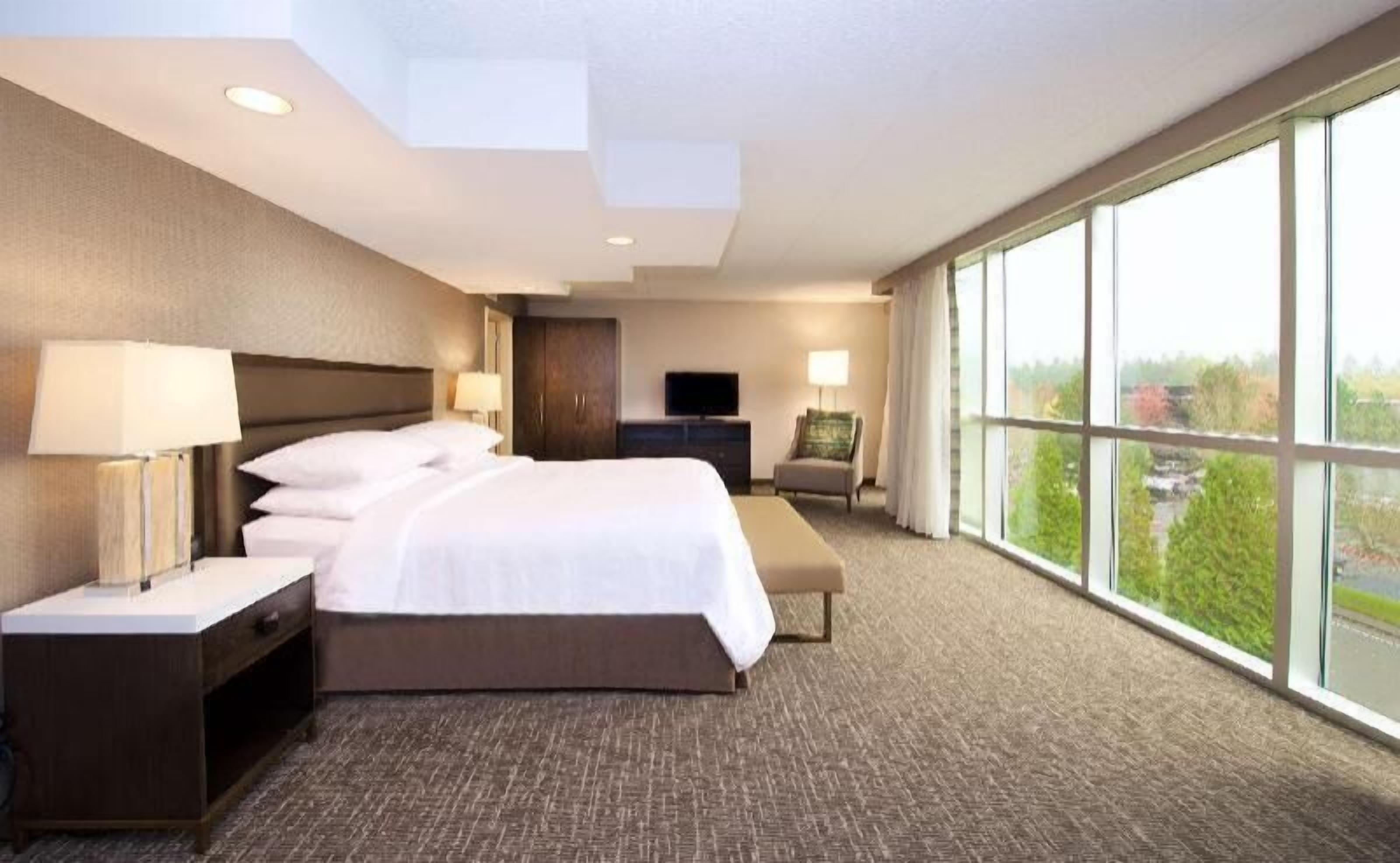 1 bedroom, in-room safe, desk, blackout curtains