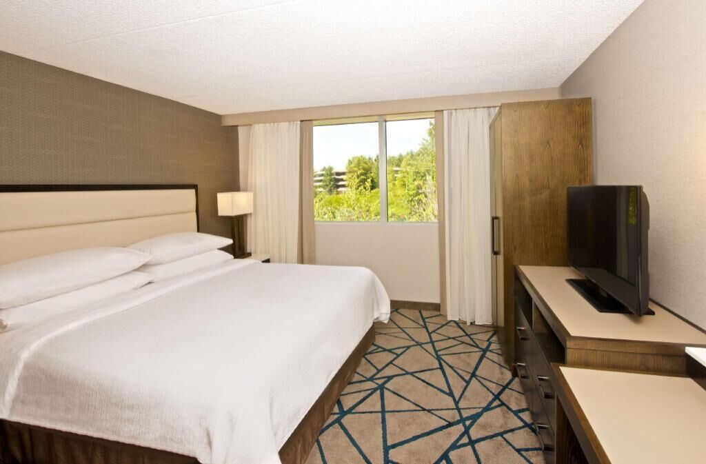1 bedroom, in-room safe, desk, blackout curtains