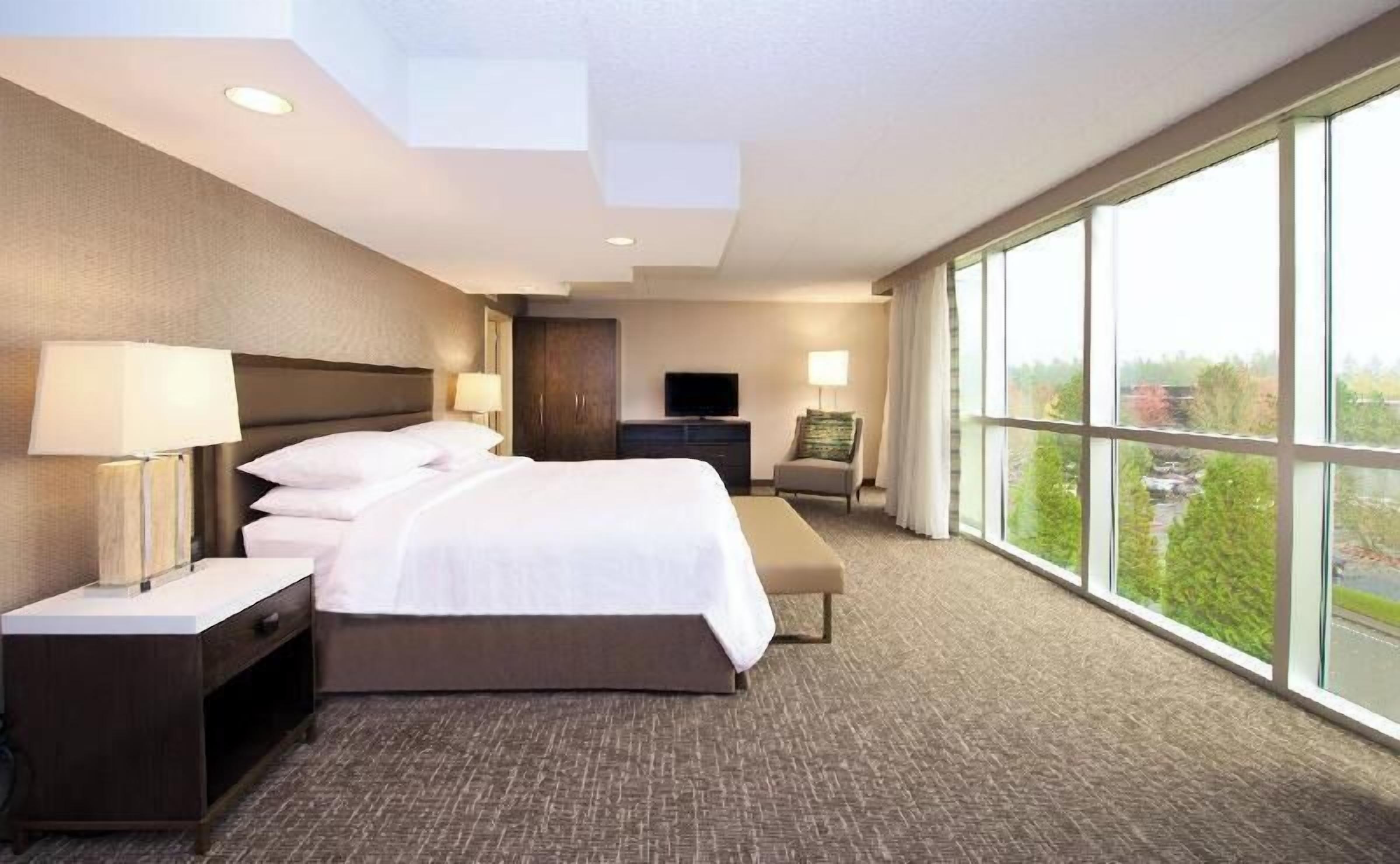 1 bedroom, in-room safe, desk, blackout curtains