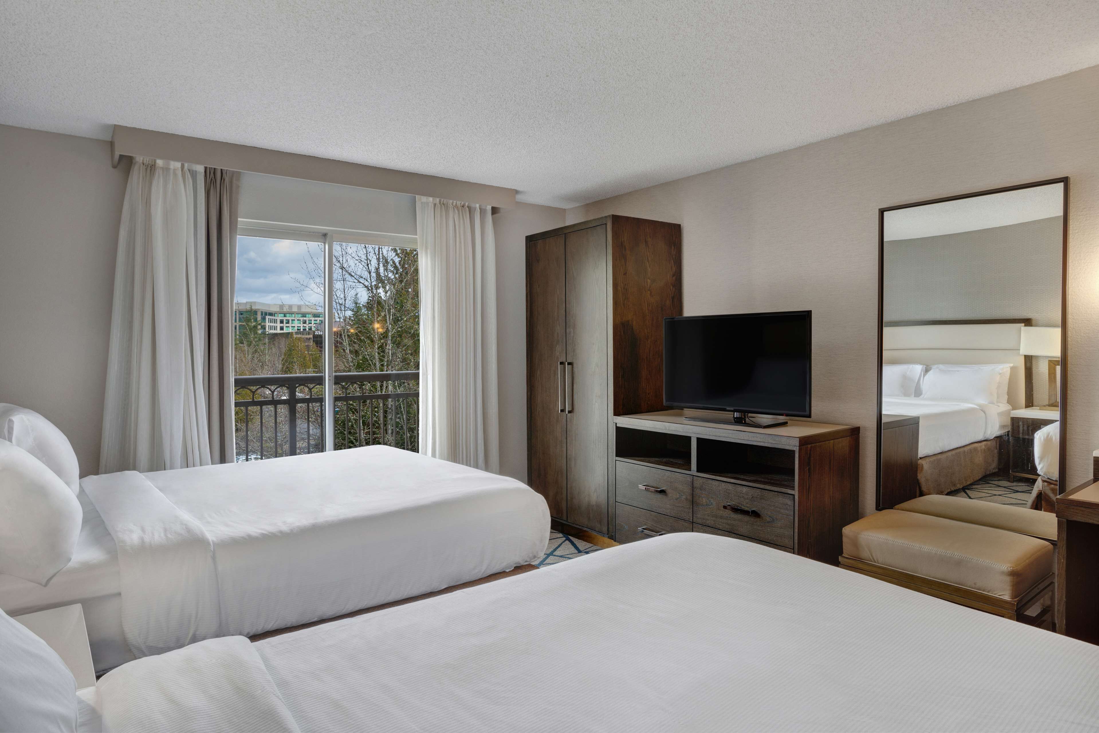 suite, multiple beds, accessible (hearing impaired) | 1 bedroom, in-room safe, desk, blackout curtains