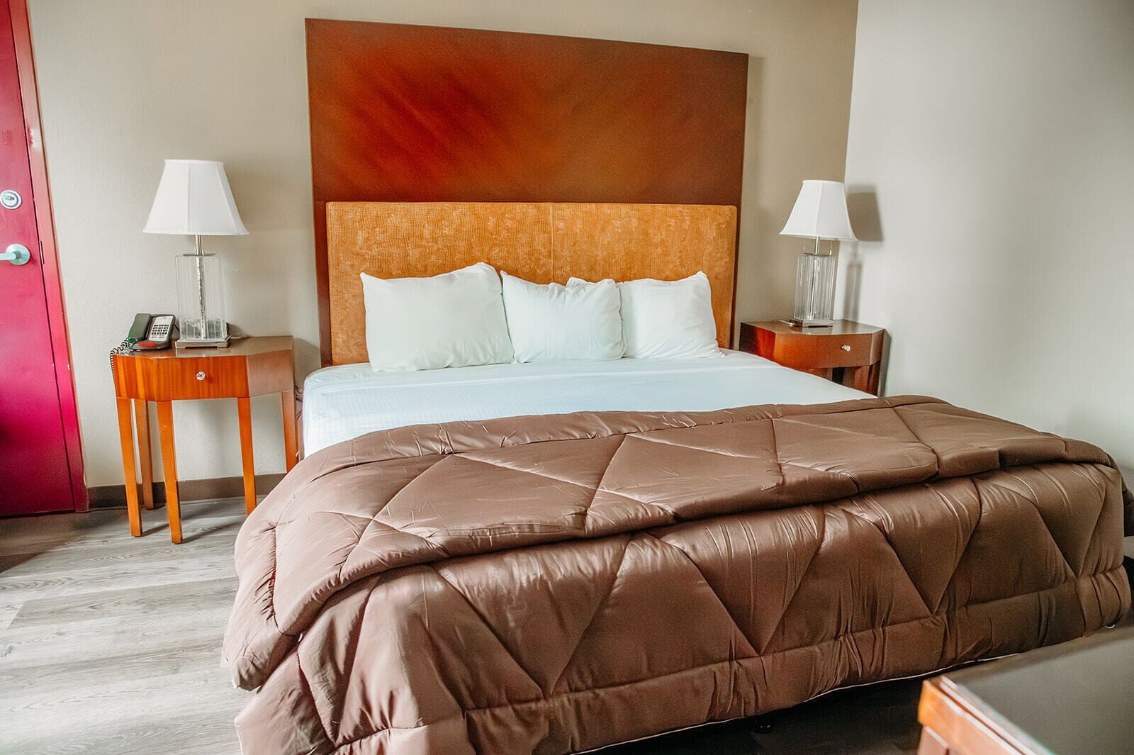 Premium bedding, desk, iron/ironing board, bed sheets