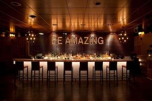 Bar (in der Unterkunft)