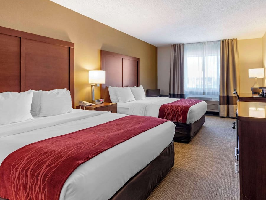 Caja de seguridad en la habitación y escritorio