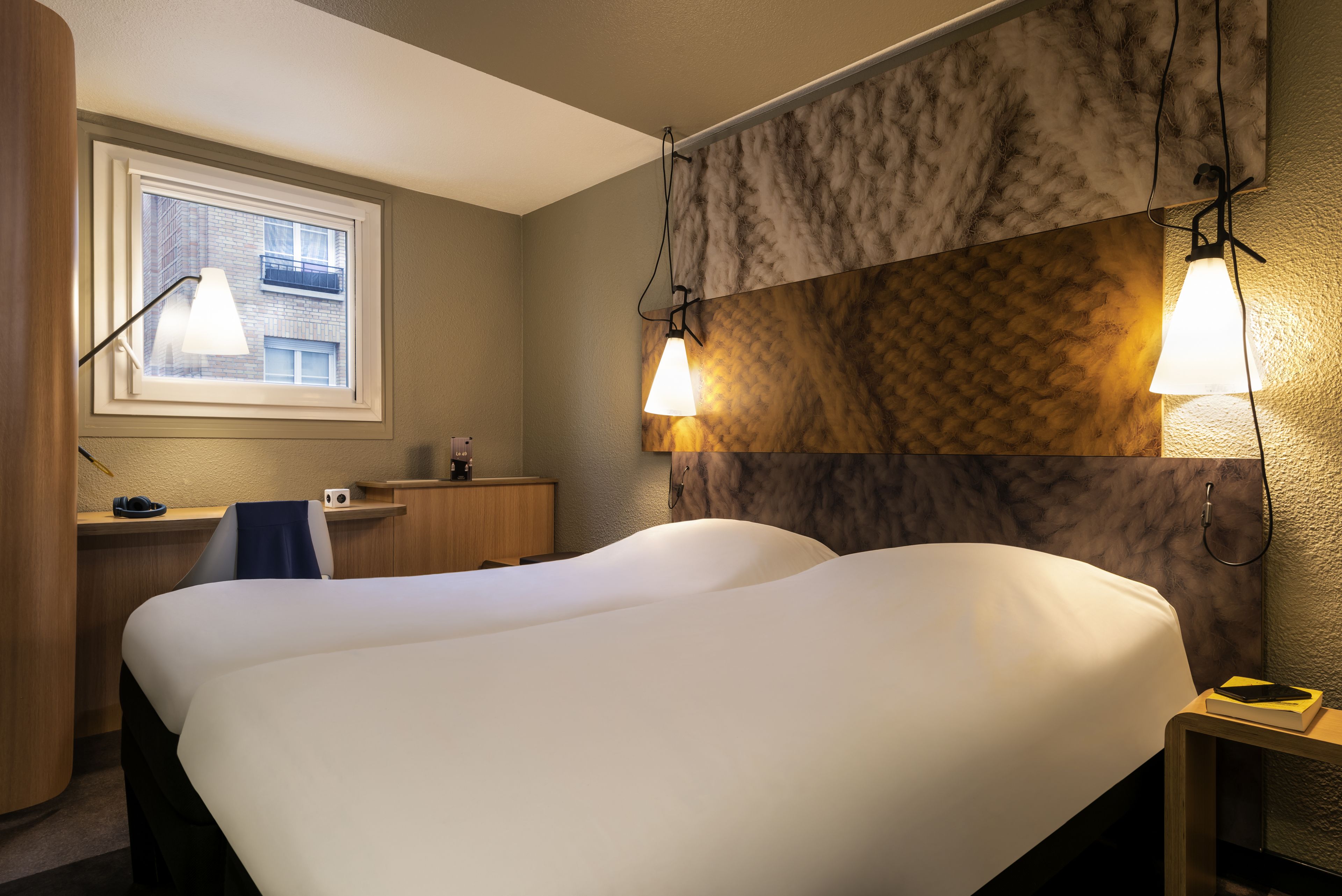 standard room, 2 single beds | desk, blackout curtains, soundproofing, free cots/infant beds
