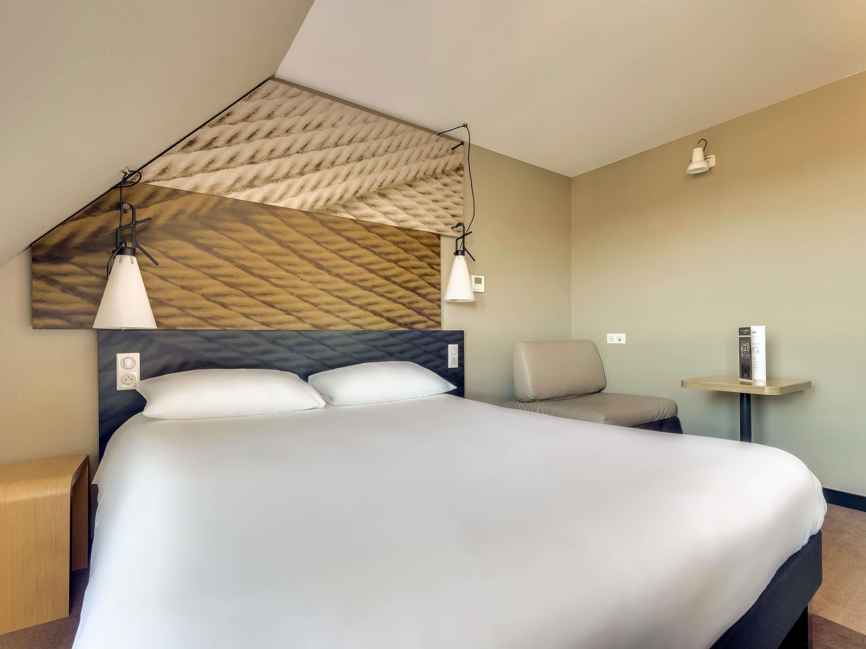 Comfort Room, 1 Double Bed | Desk, blackout drapes, soundproofing, free cribs/infant beds