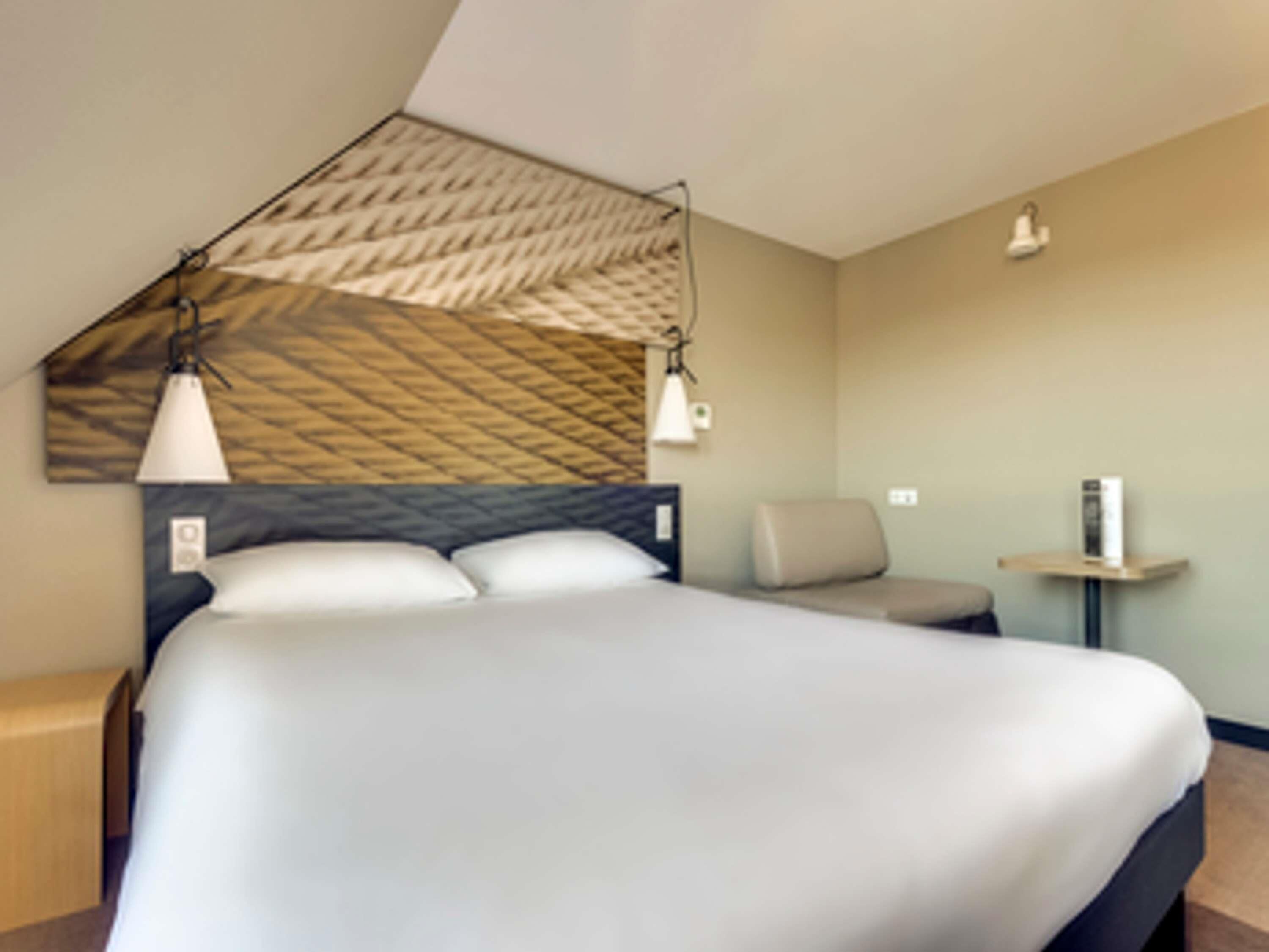 Comfort Room, 1 Double Bed | Desk, blackout drapes, soundproofing, free cribs/infant beds