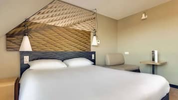 Chambre Confort, 1 lit double | Bureau, rideaux occultants, chambres insonorisées, lits bébé (gratuits)