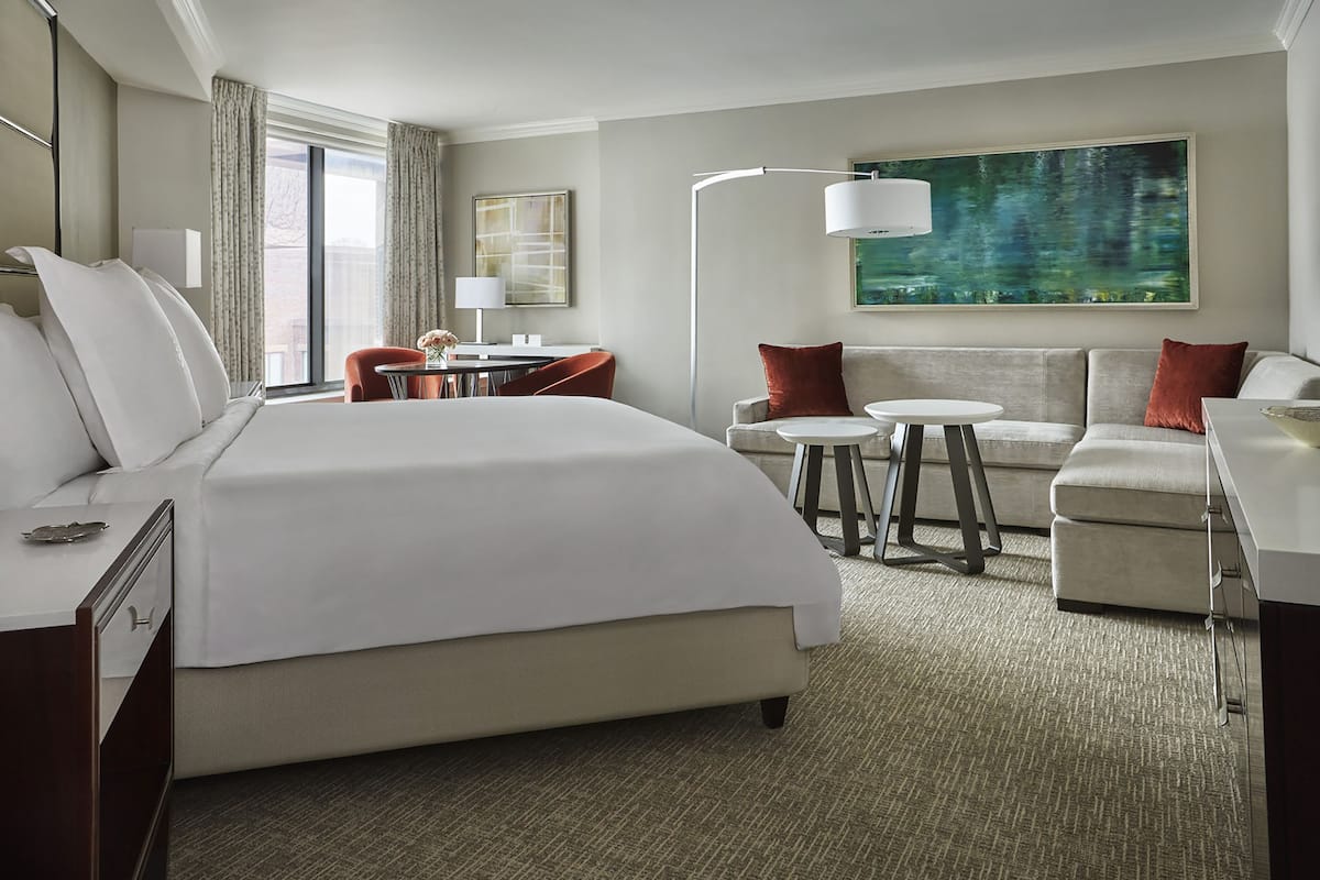 1 bedroom, premium bedding, down comforters, pillowtop beds