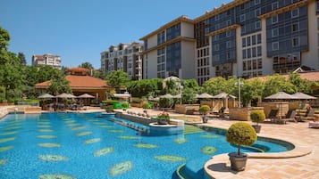 Seasonal outdoor pool