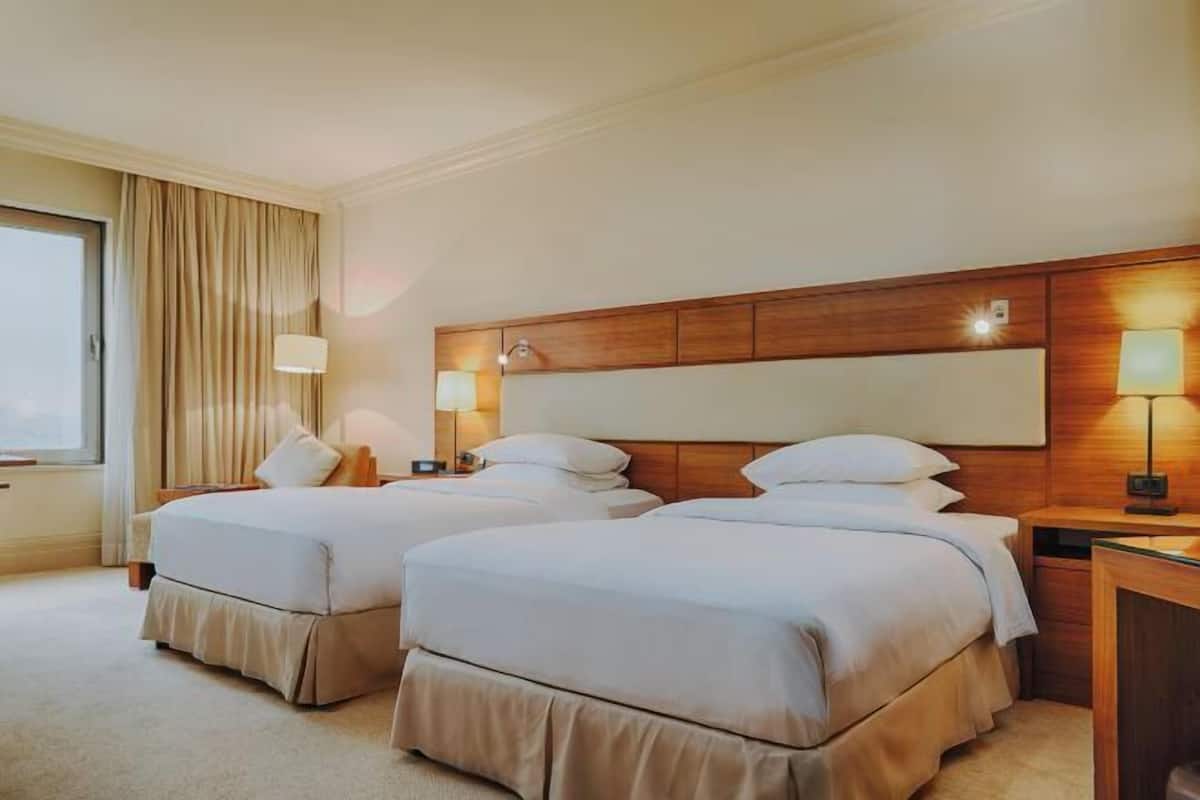 1 bedroom, hypo-allergenic bedding, minibar, in-room safe