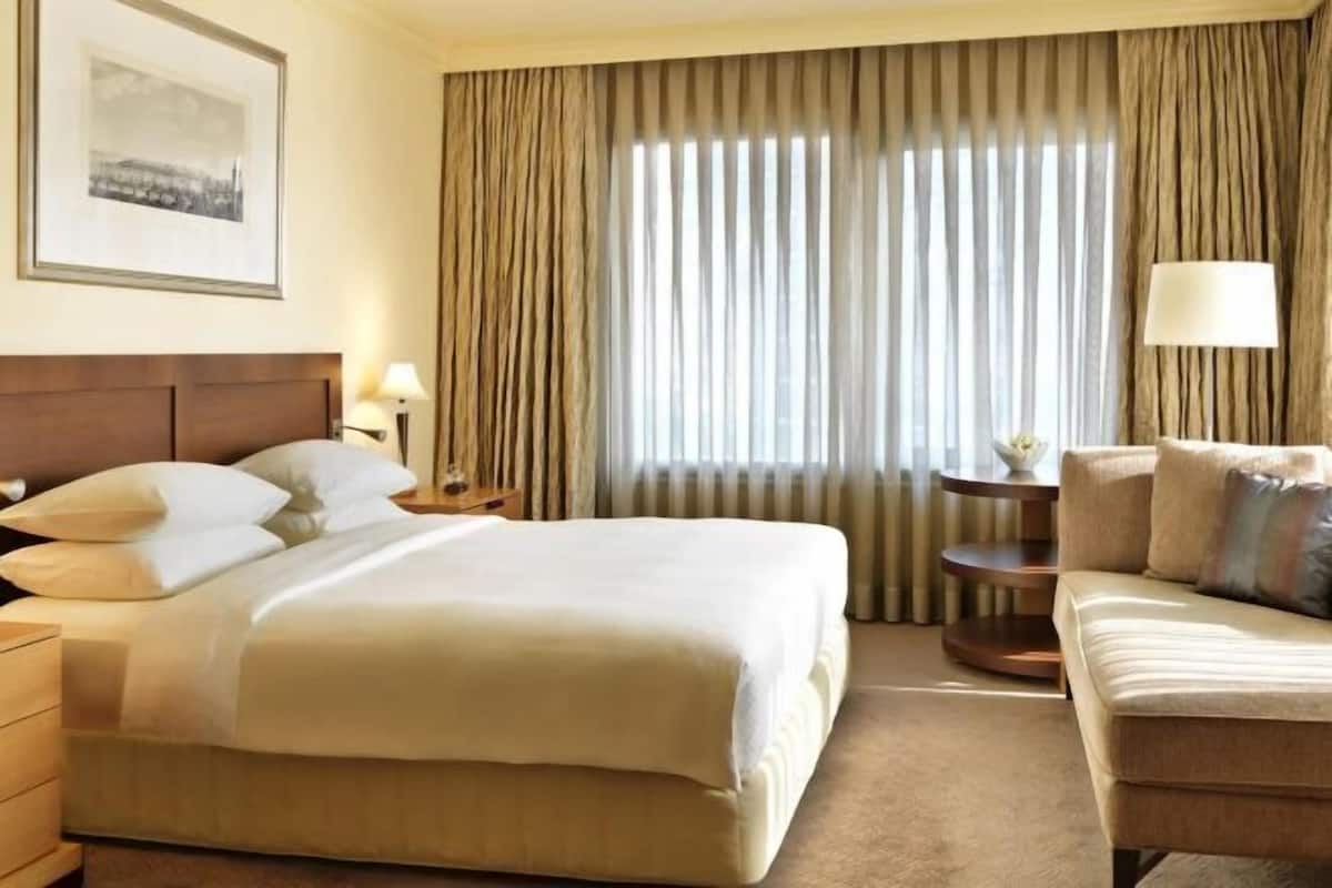 1 bedroom, hypo-allergenic bedding, minibar, in-room safe