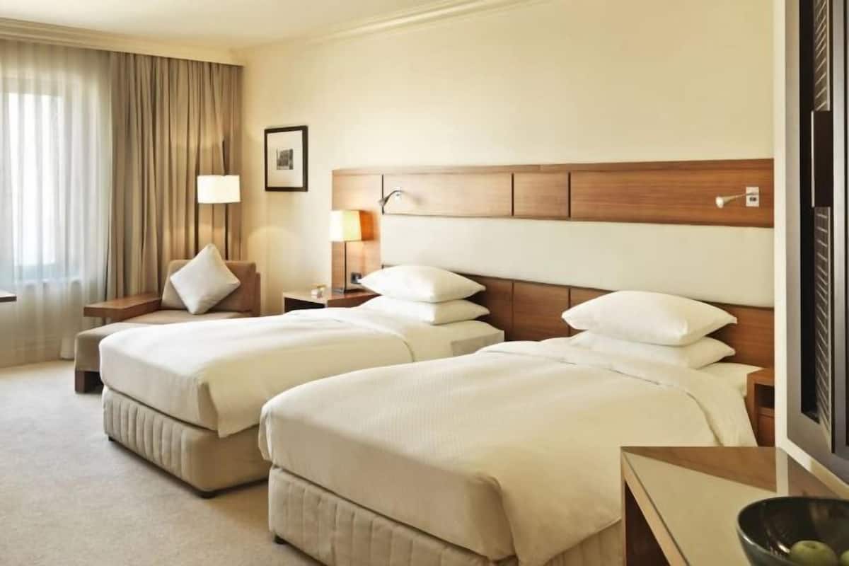 1 bedroom, hypo-allergenic bedding, minibar, in-room safe