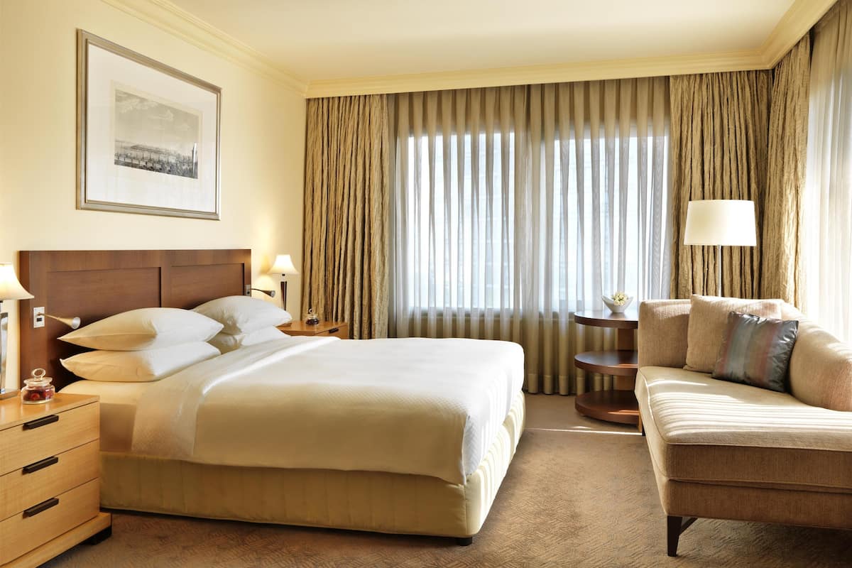 1 bedroom, hypo-allergenic bedding, minibar, in-room safe