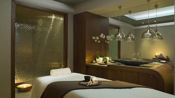 Sauna, steam room, Turkish bath/hammam, body treatments, aromatherapy
