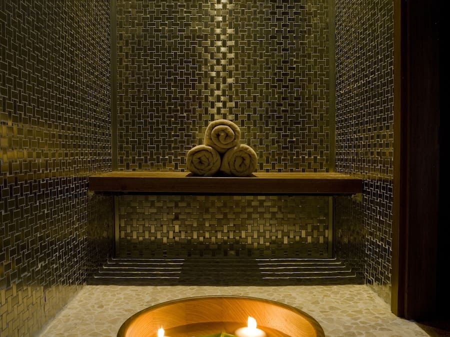 Sauna, steam room, Turkish bath/hammam, body treatments, aromatherapy