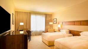 Room, 2 Twin Beds | 1 bedroom, minibar, in-room safe, desk