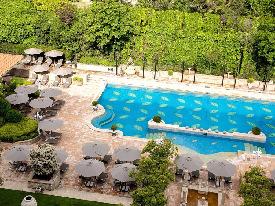 Sesongbasert utendørsbasseng