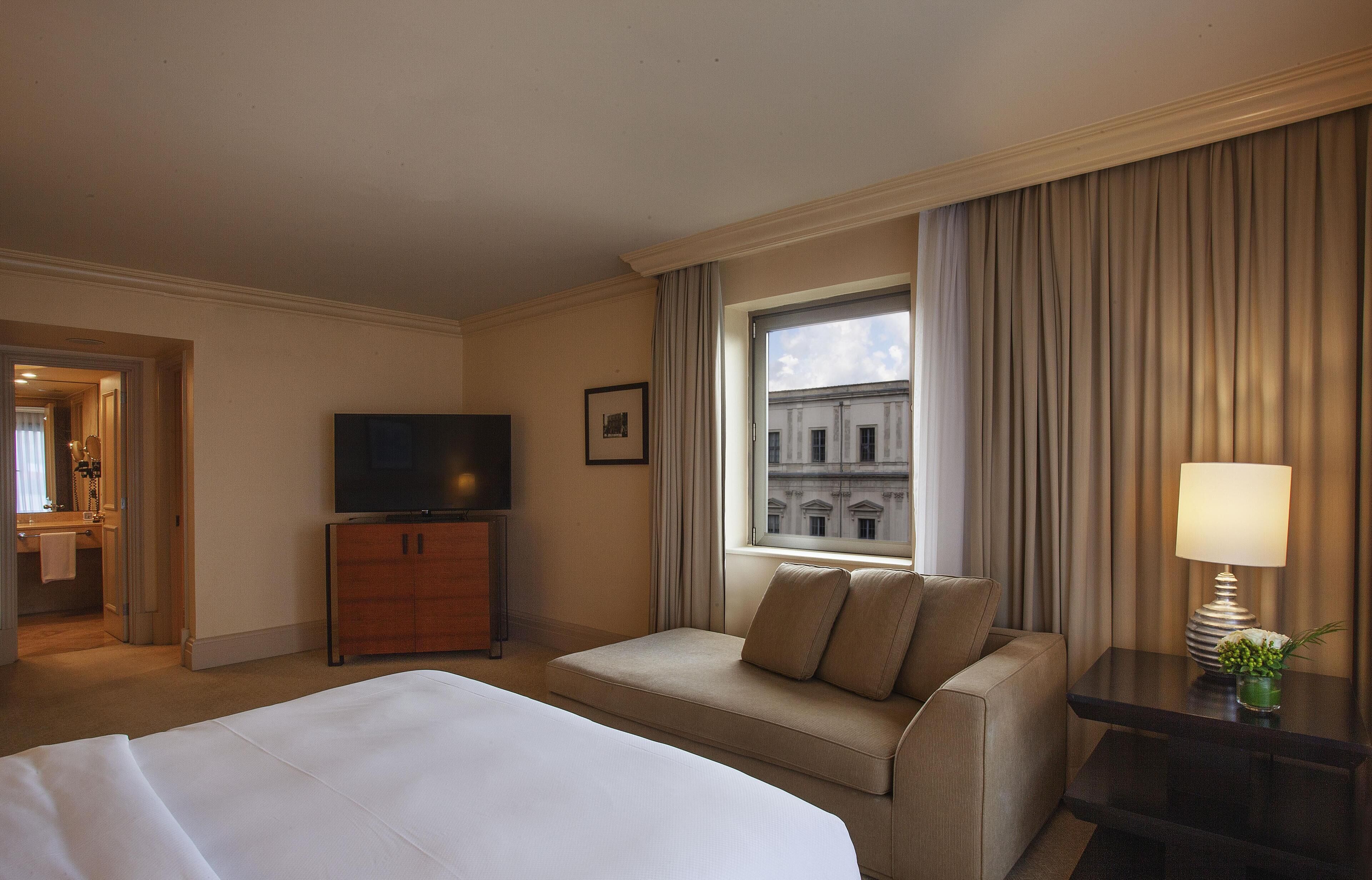 Grand Suite, 1 King Bed | Hypo-allergenic bedding, minibar, in-room safe, desk
