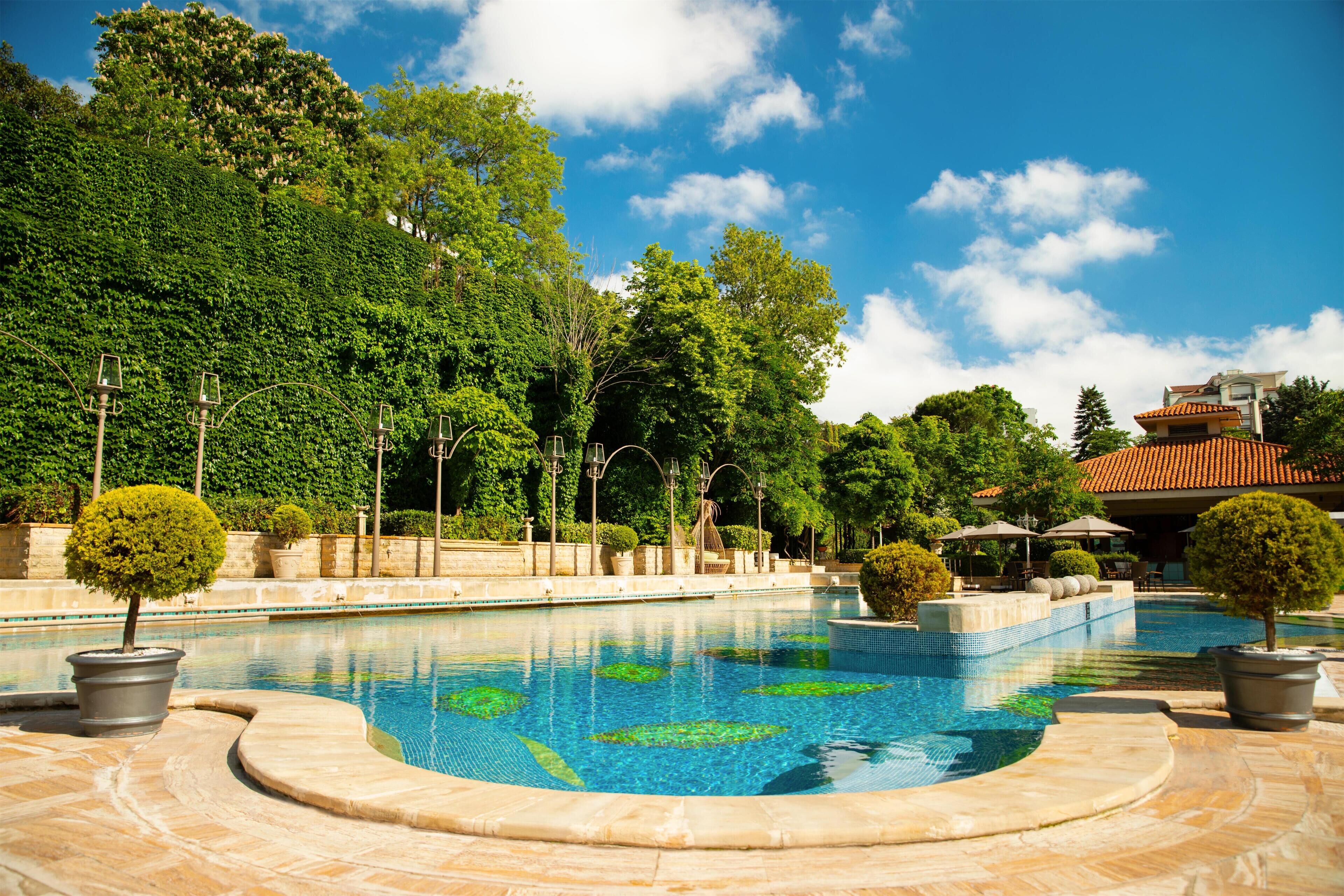 Seasonal outdoor pool