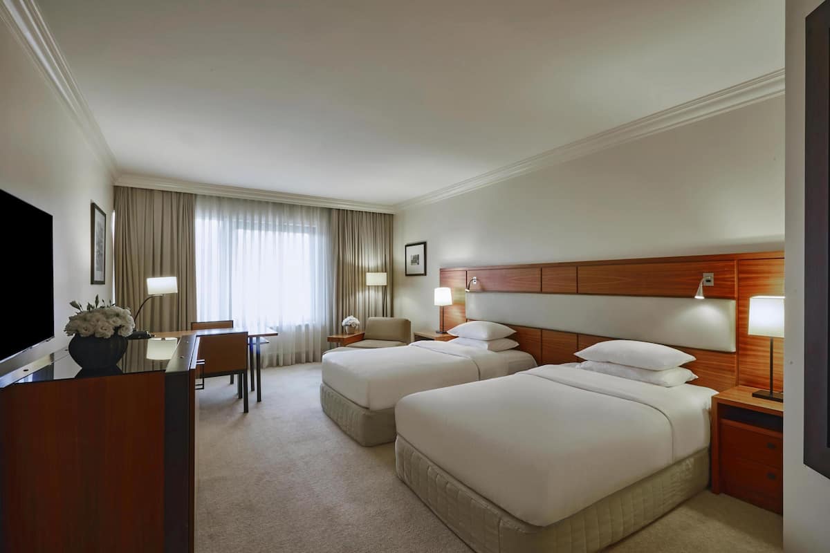 Room, 2 Single Beds | Hypo-allergenic bedding, minibar, in-room safe, desk