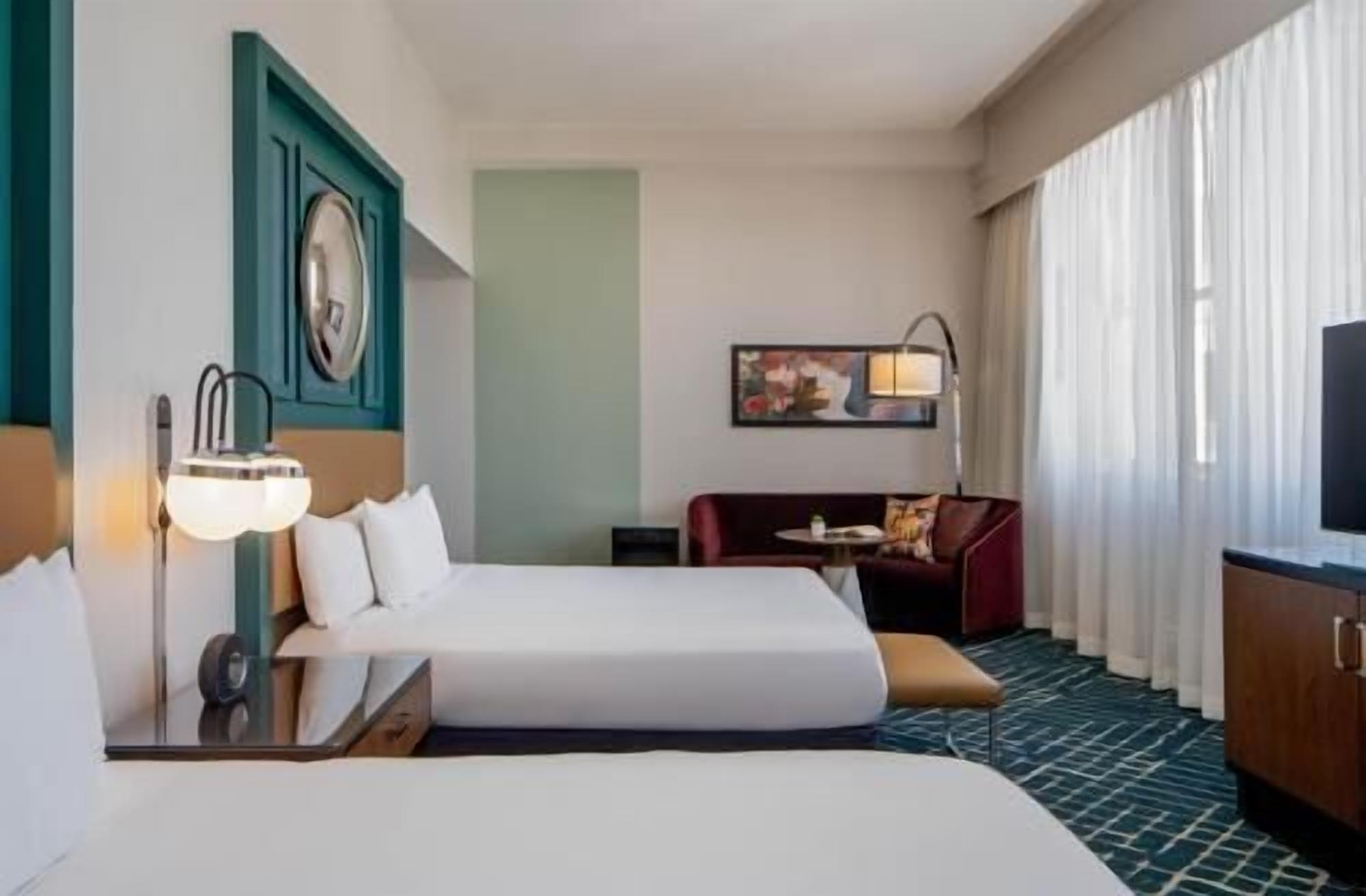 Premium bedding, in-room safe, iron/ironing board, free WiFi