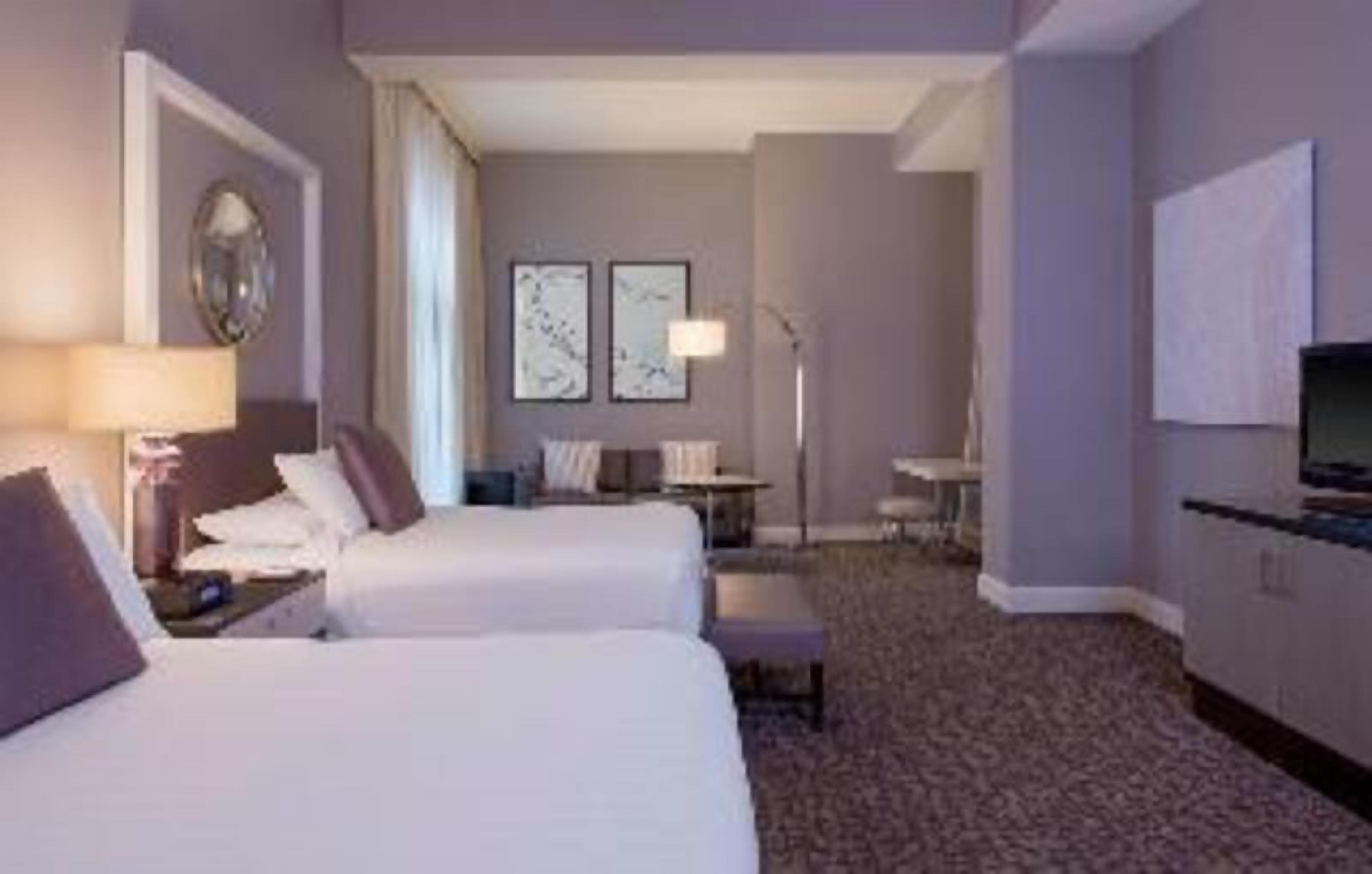 Premium bedding, in-room safe, iron/ironing board, free WiFi
