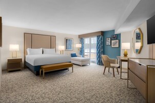 Escritorio y espacio para trabajar con laptop 