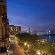 Hotels In Savannah Ga On River Street Hotels Com
