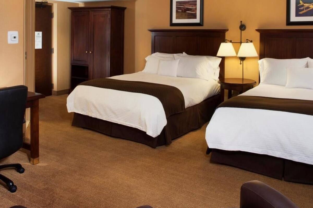 In-room safe, desk, laptop workspace, blackout drapes