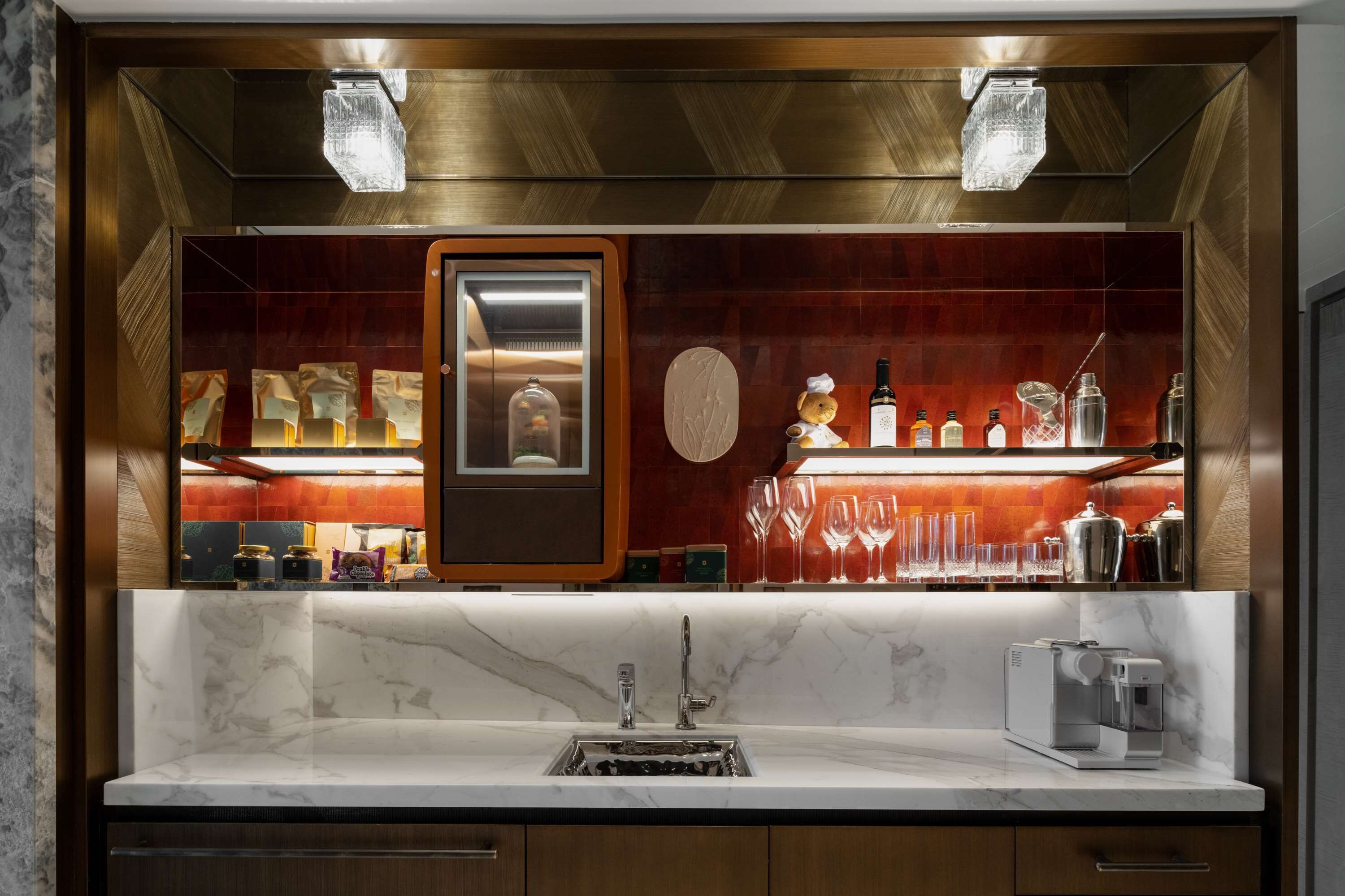 premier suite, 1 king bed, harbour view | premium bedding, minibar, in-room safe, desk