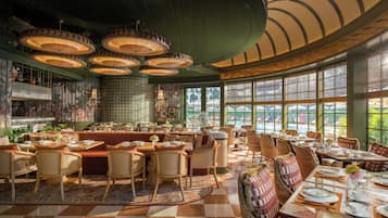 6 restoran, kahvaltı, öğle yemeği sunulur, uluslar arası mutfak